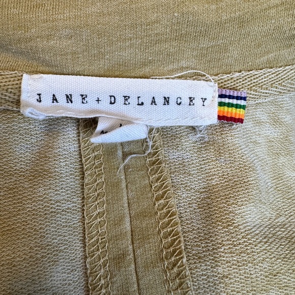 Jane and Delancey Beige Short Sleeve Blouse #169 - Picture 3 of 4